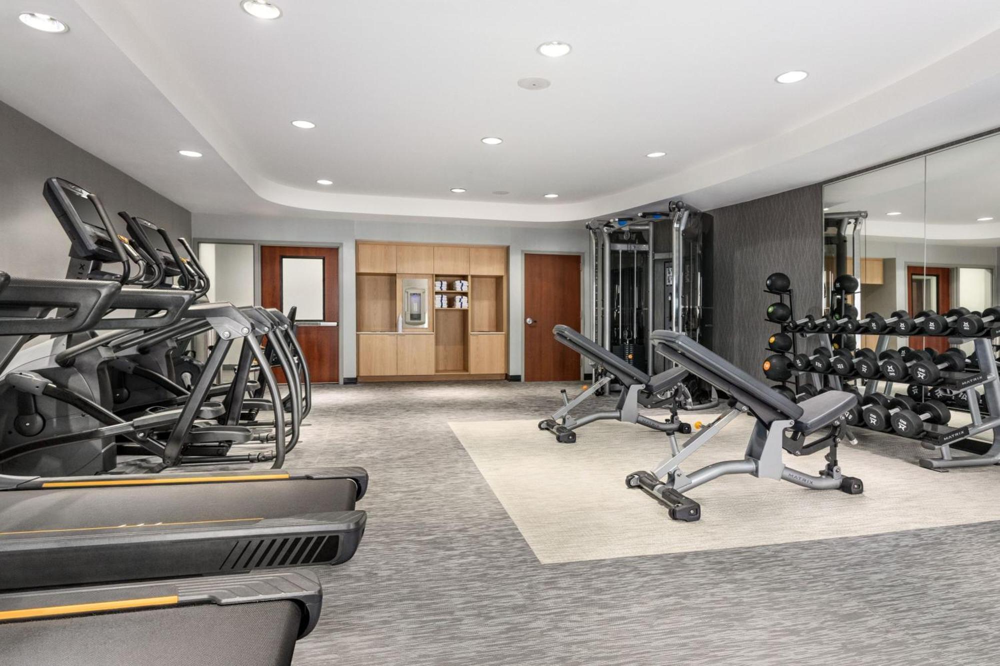 Courtyard By Marriott Columbia Hotel Екстериор снимка