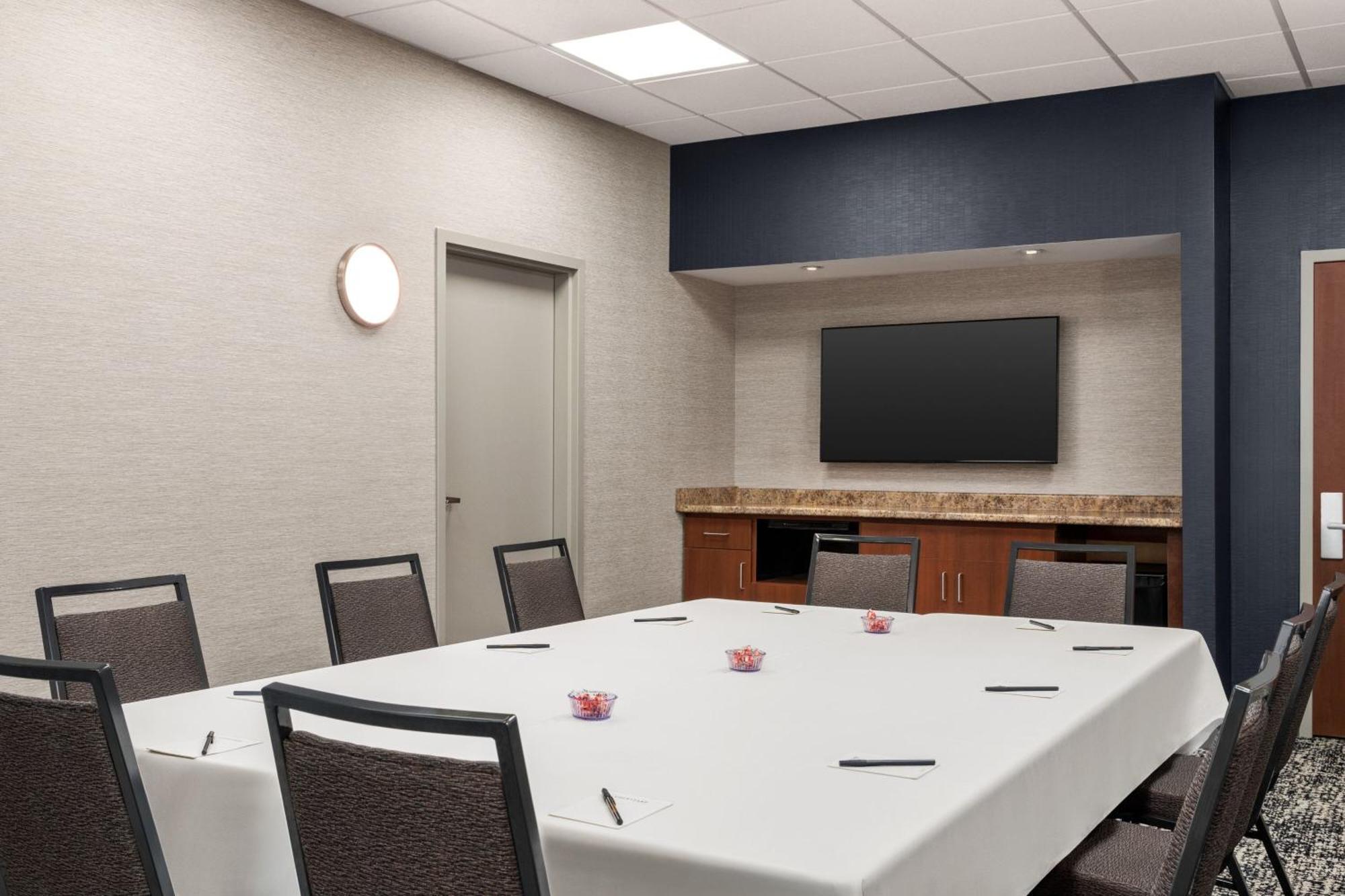 Courtyard By Marriott Columbia Hotel Екстериор снимка