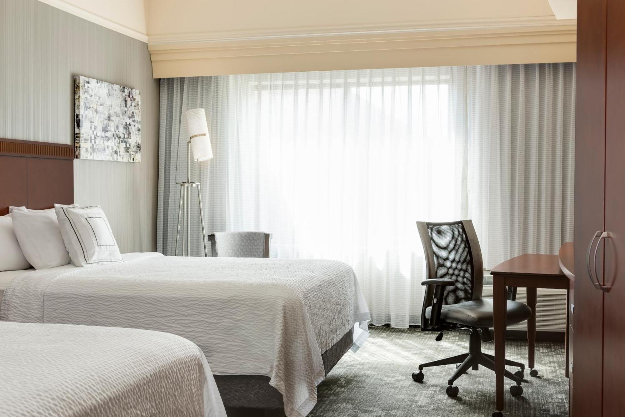 Courtyard By Marriott Columbia Hotel Екстериор снимка