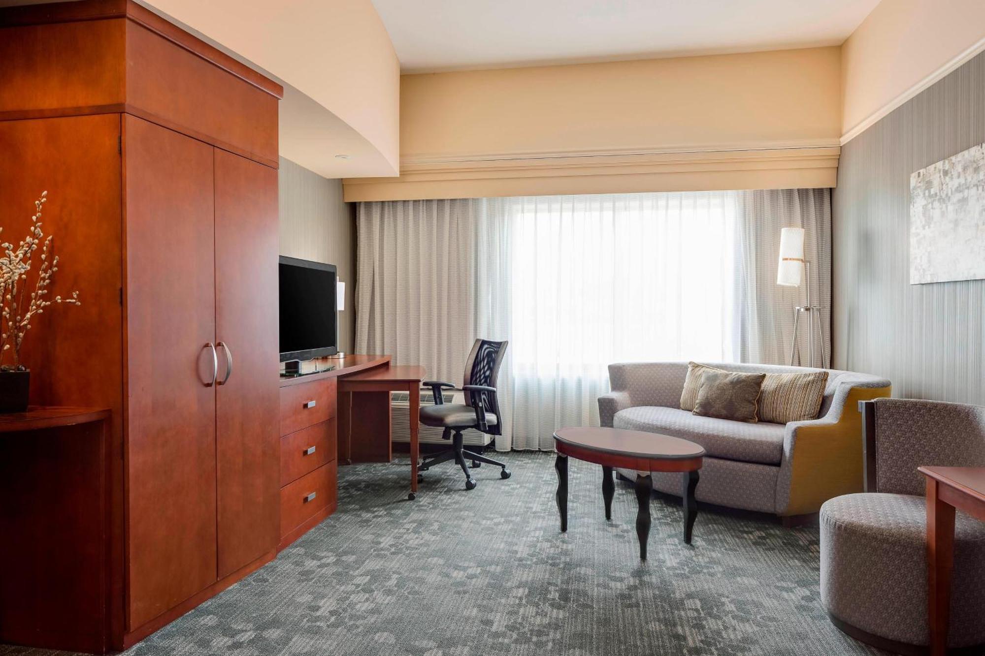 Courtyard By Marriott Columbia Hotel Екстериор снимка