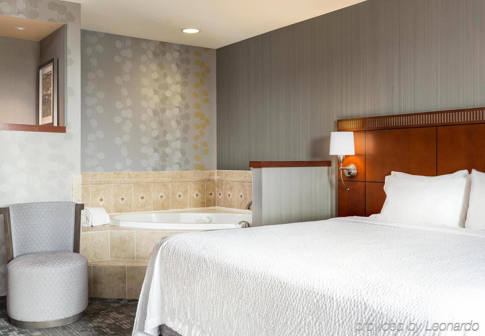 Courtyard By Marriott Columbia Hotel Екстериор снимка